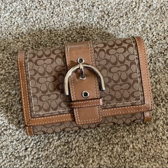 Coach | Soho Mini Signature Buckle Wallet Brown